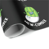 Papier Cadeau Nouveau concombre Funny Veggie Cucumber Pun Dark B (Coin rond)