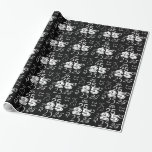 Papier Cadeau Numéros de polices cool personnalisés<br><div class="desc">Numéros de polices cool Emballage cadeau d'anniversaire en noir et blanc personnalisé.</div>