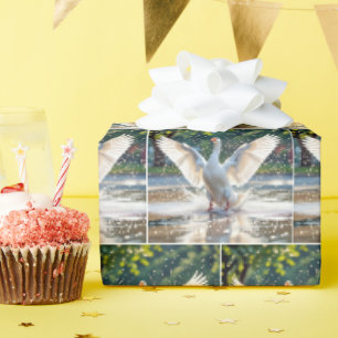 Papier Cadeau Oie Blanche Heureuse Dans Un Jeu D'eau