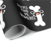 Papier Cadeau On Me Trouve Humerus Funny Bone Pun Dark BG (Coin rond)