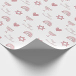 Papier Cadeau Papier à enveloppement Hanoukka couleur rose<br><div class="desc">Cette Etoile d'Aquarelle rose de David Papier à enveloppement présente un motif de coeurs,  arcs-en-ciel et Etoile de David. C'est le papier d'emballage parfait pour Hanoukka.</div>