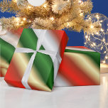 Papier Cadeau Papier à enveloppement rayé rouge et vert de Noël<br><div class="desc">Un papier d'emballage de Noël coloré avec des rayures diagonales dans les couleurs traditionnelles de Noël rouge et vert, avec des rayures blanches entre les deux. Cette enveloppe festive et attrayante de cadeaux de Noël fera de vos cadeaux sous le sapin de Noël un véritable atout pour les amis et...</div>