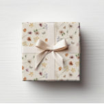 Papier Cadeau Papier d'enveloppement de fleurs de saumons<br><div class="desc">Cet élégant et élégant Boho Flowers Wrapping Paper dispose de magnifiques fleurs sauvages d'aquarelle peints à la main disposés dans un motif charmant. Recherchez les éléments correspondants dans la collection de Mariages de Fleur sauvage Boho.</div>