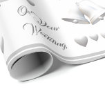 Papier Cadeau Papier d'enveloppement Mariage Coeurs et cloches e<br><div class="desc">Le design papier d'emballage Mariage Silver Hearts & Bells présente l'image de cloches et de rubans mariages argentés avec des coeurs argentés modelés contre un arrière - plan blanc. Le texte personnalisable se lit "Sur votre Mariage" et est affiché dans une police argentée élégante. Une doublure d'argent et de blanc...</div>