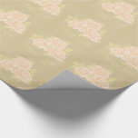 Papier Cadeau Papier vieux rose romantique vintage<br><div class="desc">Papier d'emballage de cadeau de mariage élégant et luxueux présentant un bouquet charmant de roses vintage en nuances de rose pêche pâle sur un fond de papier beige clair brun doré vieilli.</div>