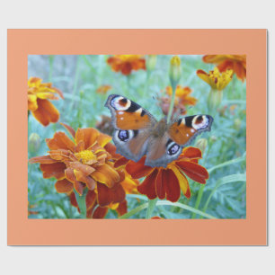 Papier Cadeau Papillon dans un jardin coloré