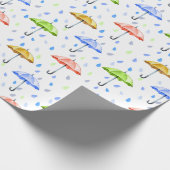 Papier Cadeau Parapluies colorées et gouttes de pluie tombent (Coin)