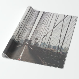 PAPIER CADEAU PERSONNE EXÉCUTANT SUR LE PONT