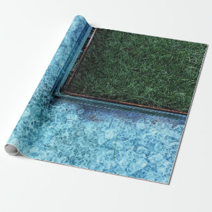Papier Cadeau Photo d'herbes vertes près des tuiles