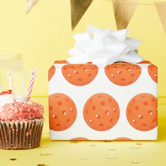 Papier Cadeau Pickleball orange sur blanc (Fête d'anniversaire)