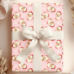 Papier Cadeau Pink Vintage Santa Claus Face Aquarelle<br><div class="desc">Enveloppez vos cadeaux dans une joie festive avec notre papier d'enveloppement d'aquarelle Pink Vintage Santa Claus ! Ce charmant design présente des illustrations nostalgiques d'aquarelle du Père Noël, sur des visages dressés contre un arrière - plan vibrant, orné de délicats flocons de neige. Parfait pour ajouter une touche de charme...</div>