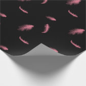 Papier Cadeau Plumes Roses Sur Papier À Enveloppement Noir (Coin)