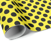 Papier Cadeau Point Polka noir sur papier à envelopper jaune (Coin rond)
