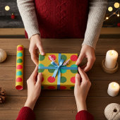 Papier Cadeau Points rouges et verts sur papier d'emballage or