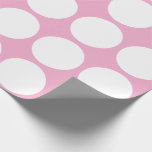 Papier Cadeau Pois blanc Motif géométrique rose clair<br><div class="desc">Conçu avec des points blancs motifs en arrière - plan rose massif. Vous pouvez changer à n'importe quelle couleur arrière - plan comme vous le souhaitez. Idéal pour les anniversaires,  les fêtes ou les fêtes ou événements !</div>