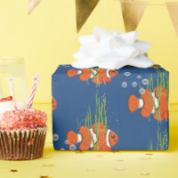 Poisson clown en bulles et algues