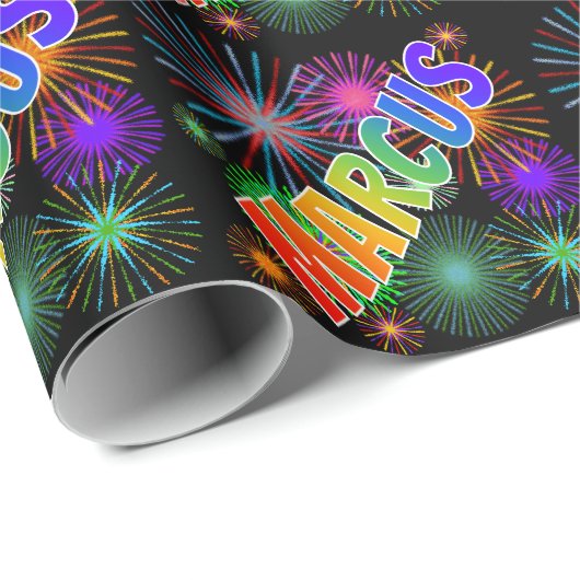 Papier Cadeau Prénom arc-en-ciel "MARCUS" + feux d'artifice (Coin rond)