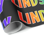 Papier Cadeau Rainbow Prénom "LINDSAY"; Amusant et coloré (Coin rond)