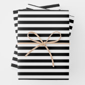 Papier cadeau rayé noir et blanc (En situation)
