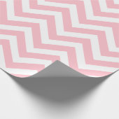 Papier Cadeau Rose et blanc Taille moyenne Chevron Stripes (Coin)
