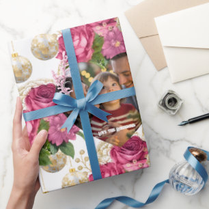 Papier Cadeau Rose et ornement d'or flush Photo de Noël personna