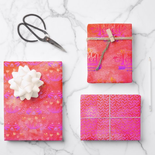 papier cadeau rose violet aimés Romains 5:8 Feuill (Recto)