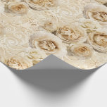 Papier Cadeau Roses de l'Hirloom beige en Damas<br><div class="desc">Ce papier d'emballage est recouvert d'une élégante décoration florale avec des roses de couleur beige neutre sur un arrière - plan damassé.  Parfait pour les Mariages ou autres occasions spéciales.</div>