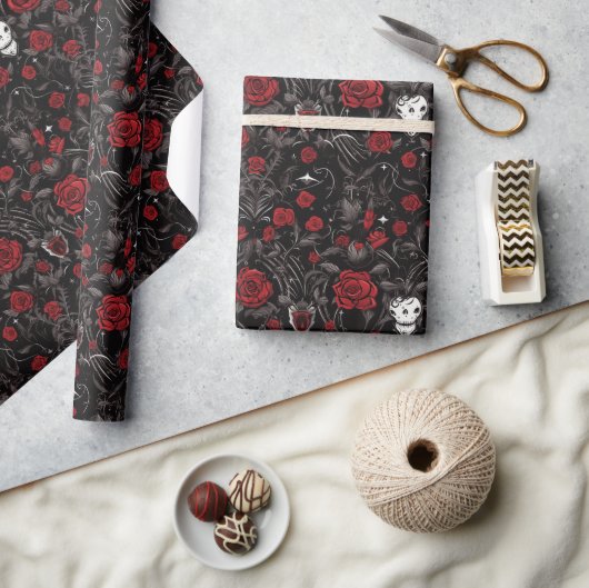 Papier Cadeau Roses rouges gothiques et crânes (Artisanat)