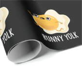 Papier Cadeau Runny Yolk Funny Food Oeuf Pun Dark BG (Coin rond)