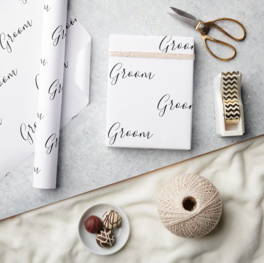 Papier Cadeau Script noir personnalisé Élégant Groom de nom (Artisanat)