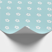 Papier Cadeau Simple dessin de fleurs blanches sur fond bleu cla (Coin)