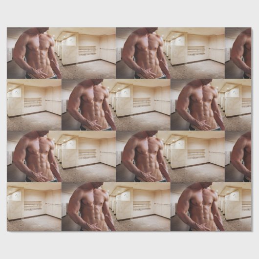 Papier Cadeau SlipperyJoe cheminée homme musclé six pack abs (Plat)