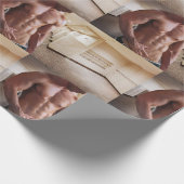 Papier Cadeau SlipperyJoe cheminée homme musclé six pack abs (Coin)