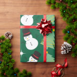 Papier Cadeau Snowmen et Motif d'arbre de Noël<br><div class="desc">Arbre de Noël vert avec papier d'emballage de Noël motif bonhomme de neige. Belle illustration des arbres de Noël et des bonhommes de neige. Grand papier d'emballage de décembre pour Noël. Joli sapin de Noël et papier d'emballage motif bonhomme de neige pour les cadeaux.</div>