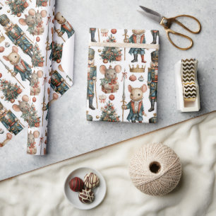 Papier Cadeau Soldats Souris dans une Scène de Fête