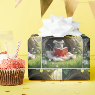 Papier Cadeau Souris lisant un livre rouge sur une couverture