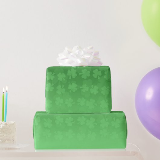 Papier Cadeau St. Patrick's Day green shamrock ombre motif (Cadeaux de fête)