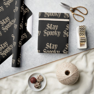 Papier Cadeau "Stay Spooky" Vintage Gothic Typography