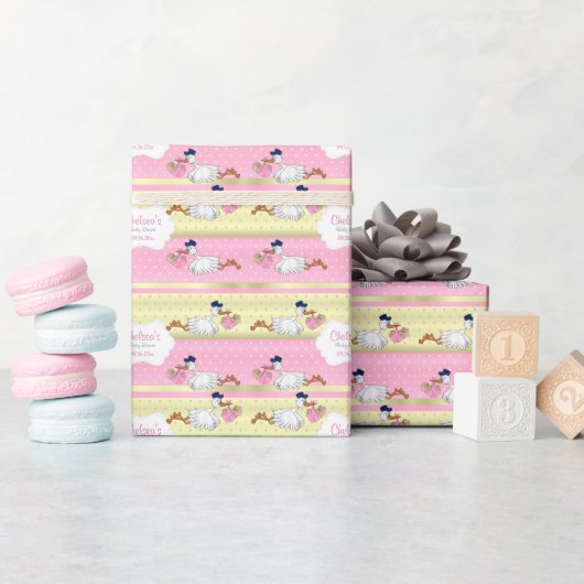Papier Cadeau Stork avec une mignonne petite fille bébé (Baby Shower)