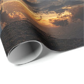 Papier Cadeau Surreal Reflective Sphere With Sunset Clouds Over  (Coin rond)