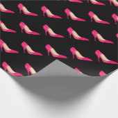Papier Cadeau Talons roses sur le papier d'emballage noir (Coin)
