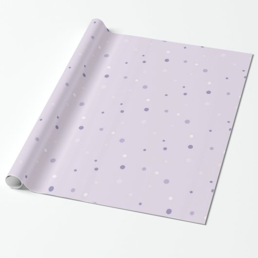 Papier Cadeau teintes de points violets enveloppant du papier (Déroulé)
