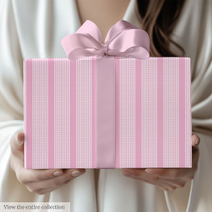Papier cadeau tendance rose clair à carreaux pour