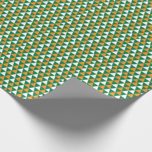 Papier Cadeau Triangles blanc vert pâle de Noël (Coin)