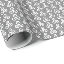 Triskee à triple spirale céleste blanc sur gris mo