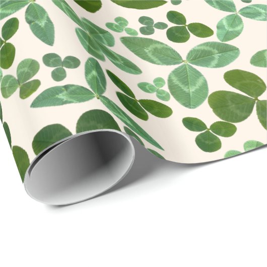 Papier Cadeau Trouvez les quatre trèfles - Saint Patrick's day (Coin rond)