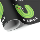 Papier Cadeau U-cumber Funny Concombre Pun de Concombre Dark BG (Coin rond)