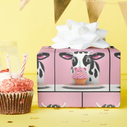 Papier Cadeau Vache Avec Cupcake Anniversaire Sur Rose (Fête d'anniversaire)