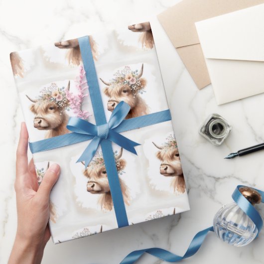 Papier Cadeau Vache des Highlands Bohème avec fleurs de mariée (Cadeaux)