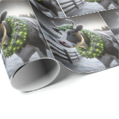 Papier Cadeau Vache Holstein portant une couronne de Noël brilla (Coin rond)